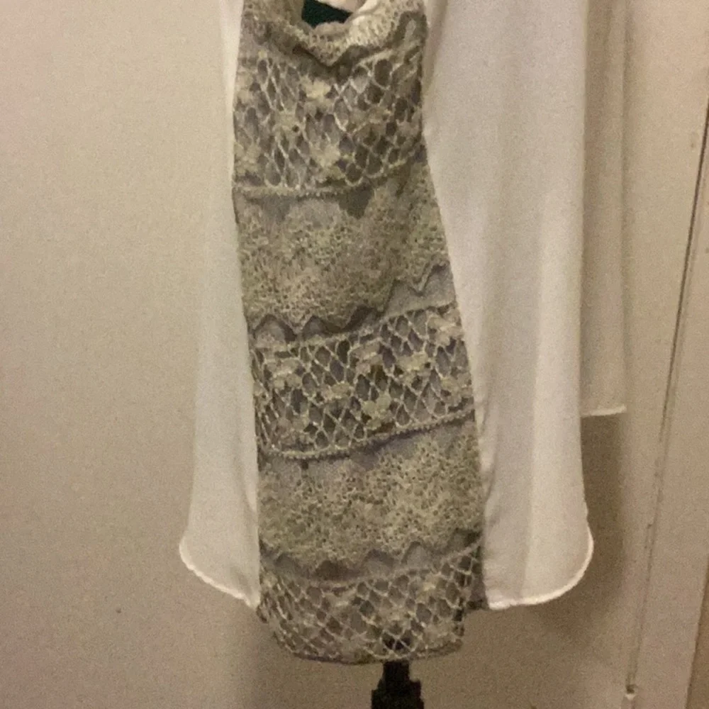 Womens lightweight Dress Blouse keyhole front open weave side panels cream - Picture 7 of 9